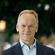 Jos Benschop > Speaker > Dassault Système®