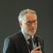 Jörg Wirtz > Speaker > Dassault Systèmes