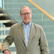 Guillaume Vendroux > Speaker > Dassault Système
