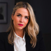 Julia Sieger > Speaker > Dassault Système